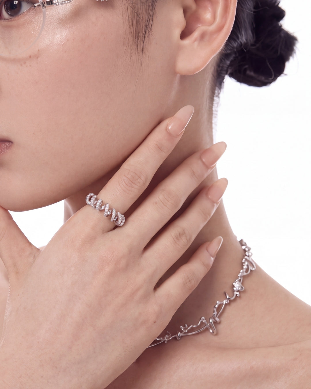 Colette Ring in frosted silver platinum